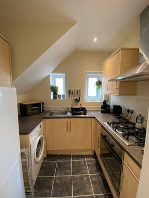 Private kitchen - 2 Bed Boscombe Beauty by the Sea (Bournemouth)