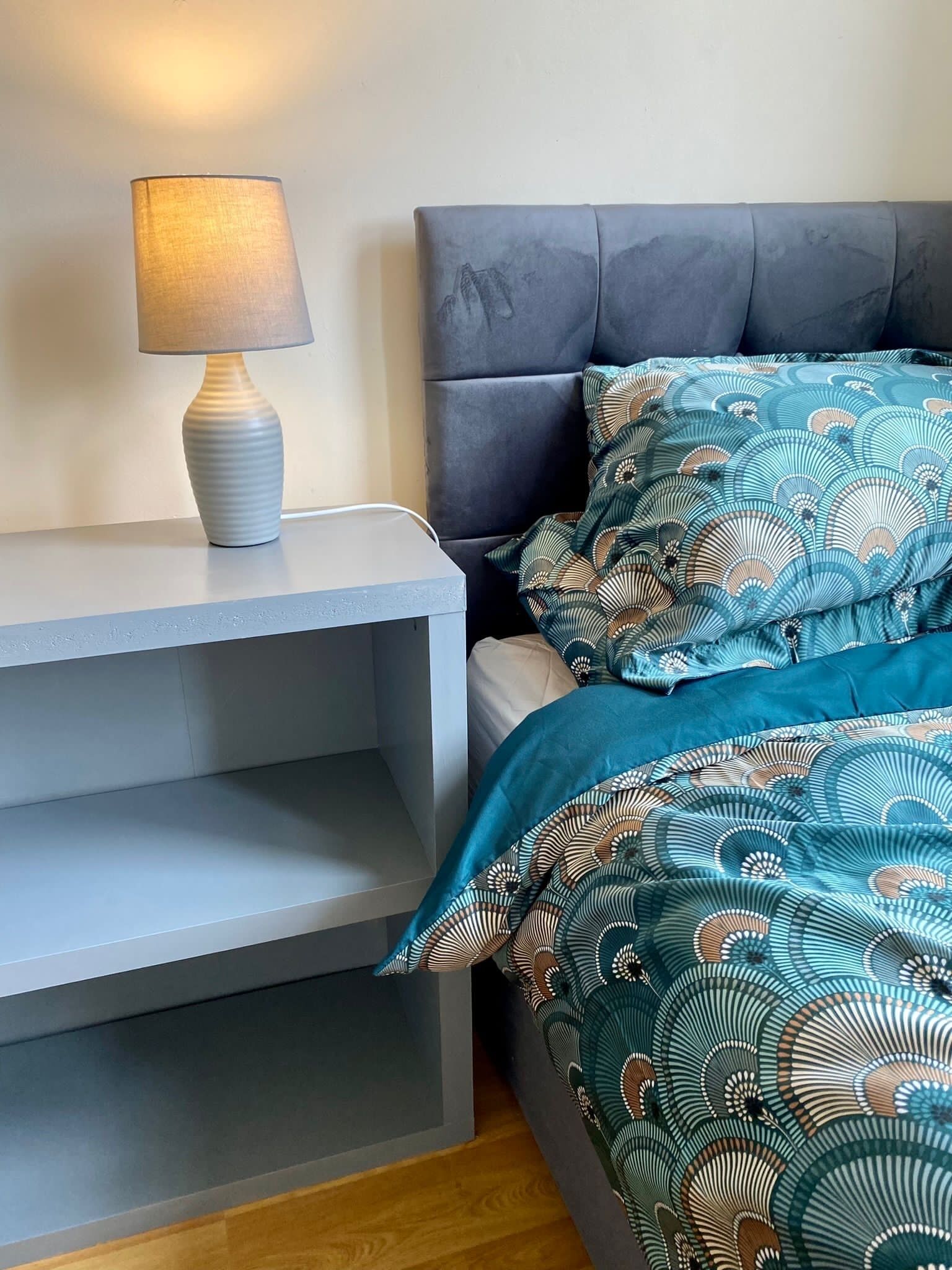 2 bedrooms, iron/ironing board, internet