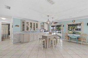 House | 3 bedrooms, desk, Internet - Waterfront Retreat With Pool Tiki Bar Boat Dock (Palm Coast)