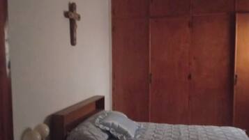 In-room safe, Internet, bed sheets