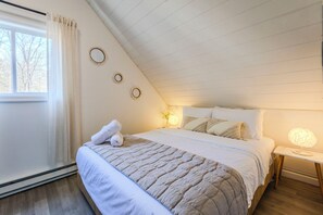 4 bedrooms, iron/ironing board, WiFi, bed sheets - Summit Home - The Ultimate Summit of Style for 12 (Tobyhanna)