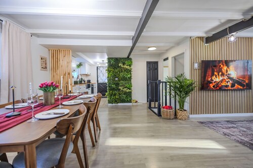 Summit Home - The Ultimate Summit of Style for 12