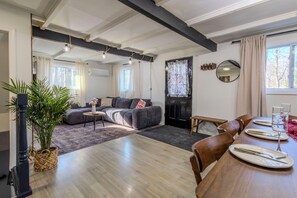 Interior - Summit Home - The Ultimate Summit of Style for 12 (Tobyhanna)