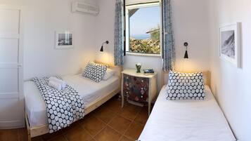 3 bedrooms, iron/ironing board, travel crib, free WiFi