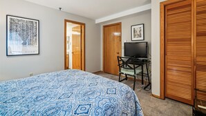 Unclassified image, 4 of 19, button - Ski-in queen hotel room with pool, hot tub, and Wi-Fi. (Killington)