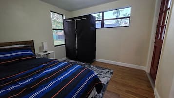 4 dormitorios, tabla de planchar con plancha, wifi y ropa de cama