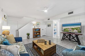 House - Oceanfront Steps to Sand Deck Pets Welcome (Palm Coast)