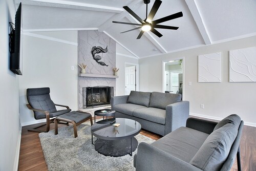 Quiet Family Retreat Near Fort Benning - 3 bed, 2 bath - Sleeps 7