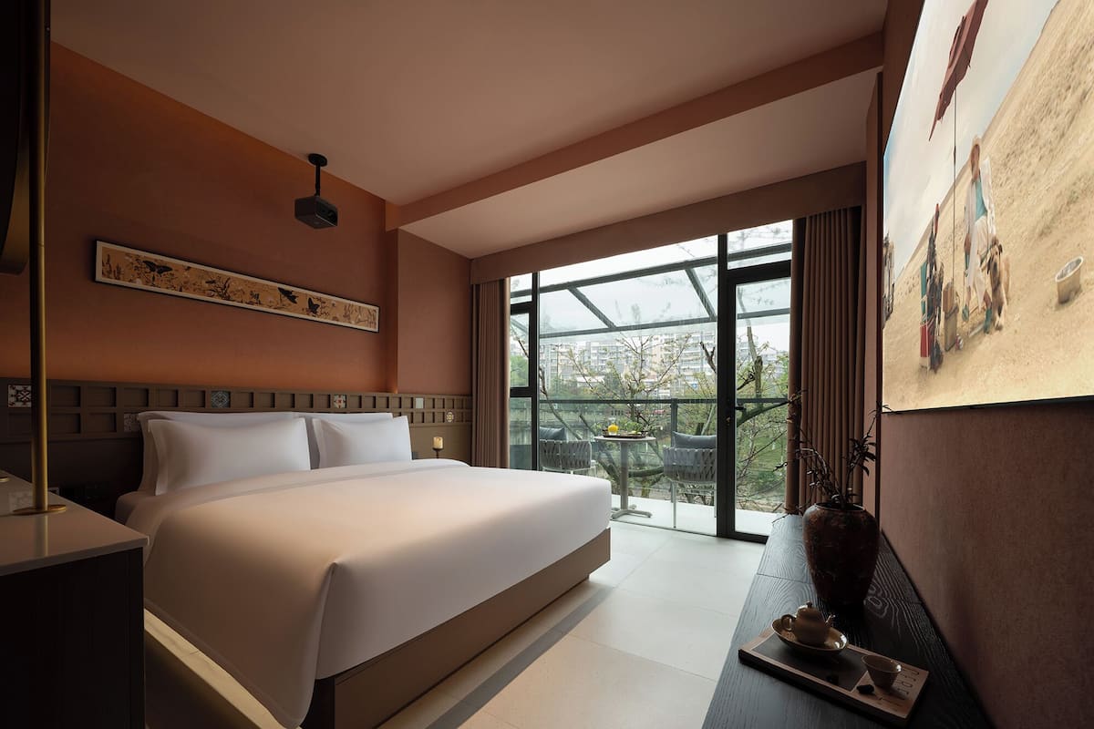 Standard Double Room, River View | Minibar, individually decorated, individually furnished, free WiFi