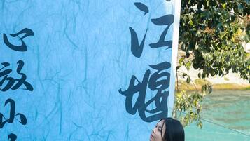 Hồ bơi ngoài trời phục vụ theo mùa