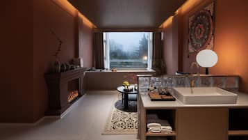 Superior Suite, River View | Bathroom | Free toiletries, hair dryer, bathrobes, towels