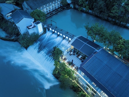 Exterior. Dujiangyan Private Hot Spring Villa