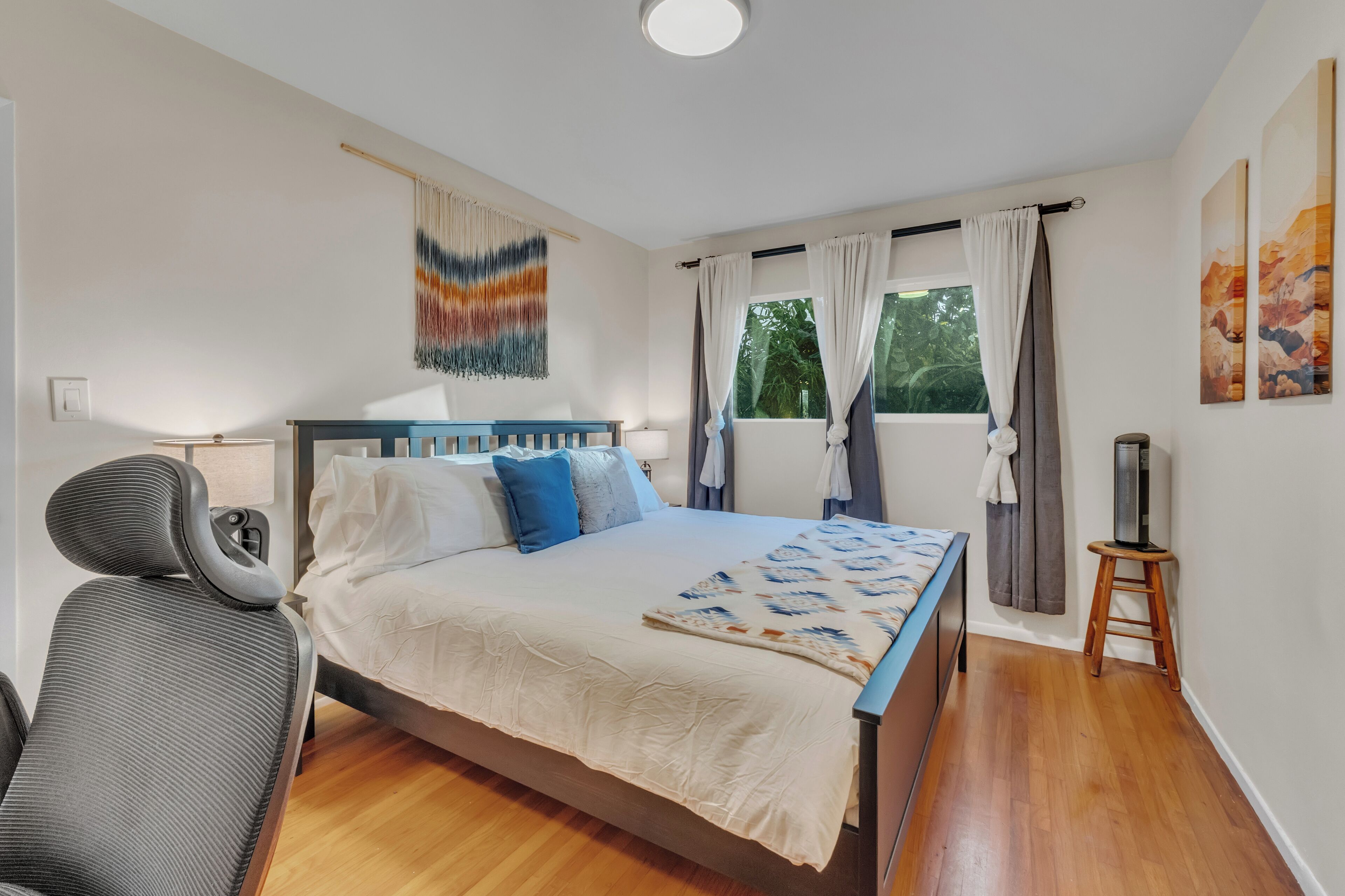 2 soverom, skrivebord, wi-fi (inkludert) og sengetøy