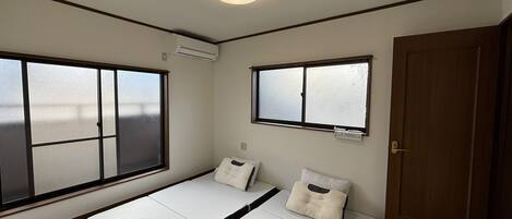 Internet, bed sheets