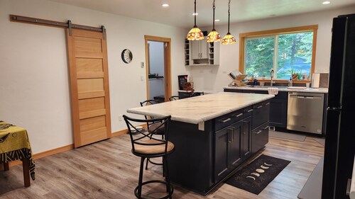 Gorgeous 2-bedroom home in Conkling Park-Dog friendly-perfect for relaxing stays