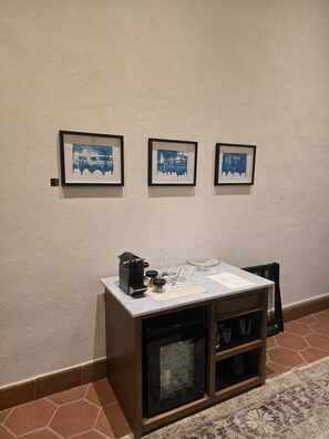 Luxury Suite, Non Smoking | Minibar, in-room safe, soundproofing, free WiFi - Barbara Boutique Hotel  (San Miguel de Allende)