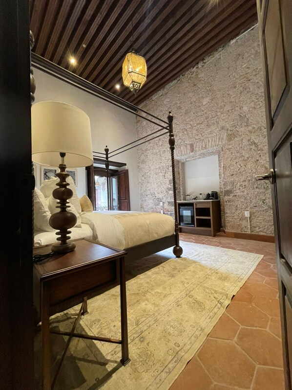 Superior Suite, Non Smoking, Garden View | Minibar, in-room safe, soundproofing, free WiFi - Barbara Boutique Hotel  (San Miguel de Allende)