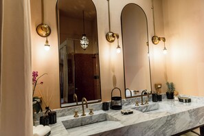 Luxury Suite, Non Smoking, City View | Bathroom | Slippers - Barbara Boutique Hotel  (San Miguel de Allende)