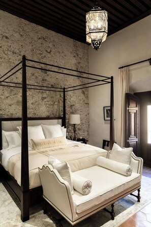 Luxury Suite, Non Smoking, City View | Minibar, in-room safe, soundproofing, free WiFi - Barbara Boutique Hotel  (San Miguel de Allende)