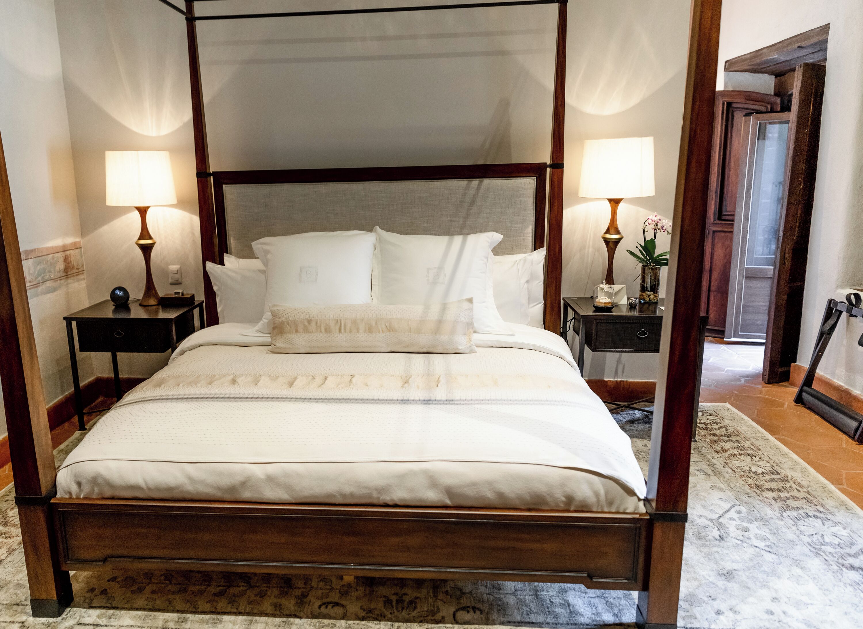 Suite – deluxe, ikke-røyk, hageutsikt | Minibar, safe på rommet, lydisolert og wi-fi (inkludert)