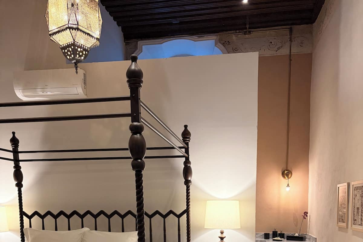 Deluxe Suite, Non Smoking | Minibar, in-room safe, soundproofing, free WiFi