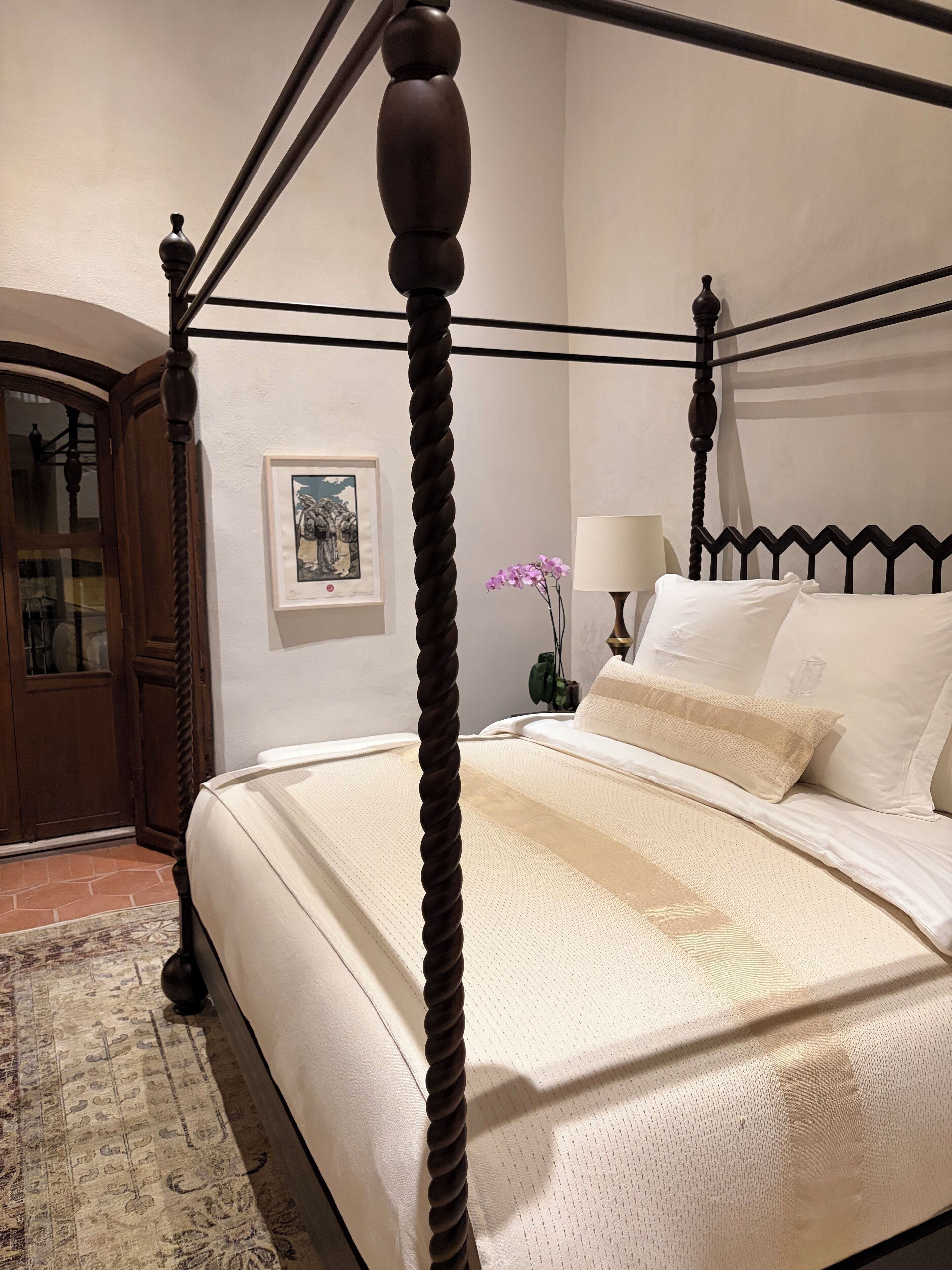 Deluxe Suite, City View | Minibar, in-room safe, soundproofing, free WiFi