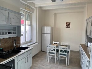 Private kitchen - Charming F1 apartment in fraize 88230 (Fraize)