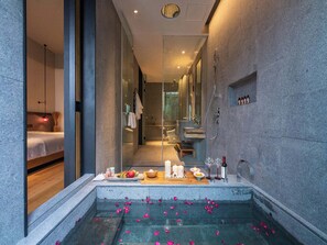 Classic Twin Room, Hill View | Deep-soaking bathtub - Tan She Tang Quan Resort Hotel-Huangshan (Huangshan)