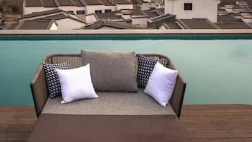 Alberca al aire libre por temporada