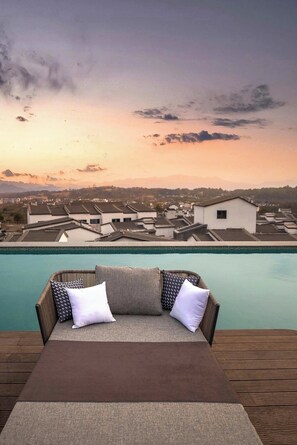 Außenpool (je nach Saison geöffnet)