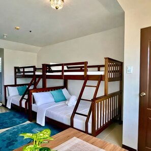 WiFi, bed sheets - Spacious family-friendly apartment with Balcony! (Muntinlupa)