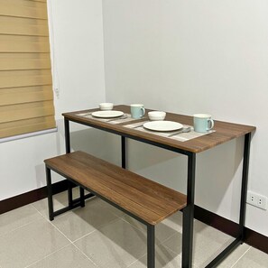 Dining - Spacious family-friendly apartment with Balcony! (Muntinlupa)