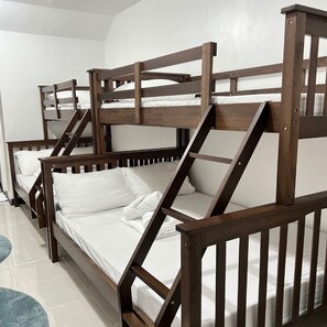 WiFi, bed sheets - Spacious family-friendly apartment with Balcony! (Muntinlupa)