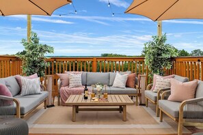 Property grounds - 4BR Rowhouse w/Rooftop, Private Patio Hot Tub,Near Convention Center & Metro (Washington)