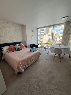 WiFi, bed sheets - Waikiki Retreat ~ Steps to the Beach ~ Sleeps 4 ~ Free Parking ~ Full Amenities (Honolulu)