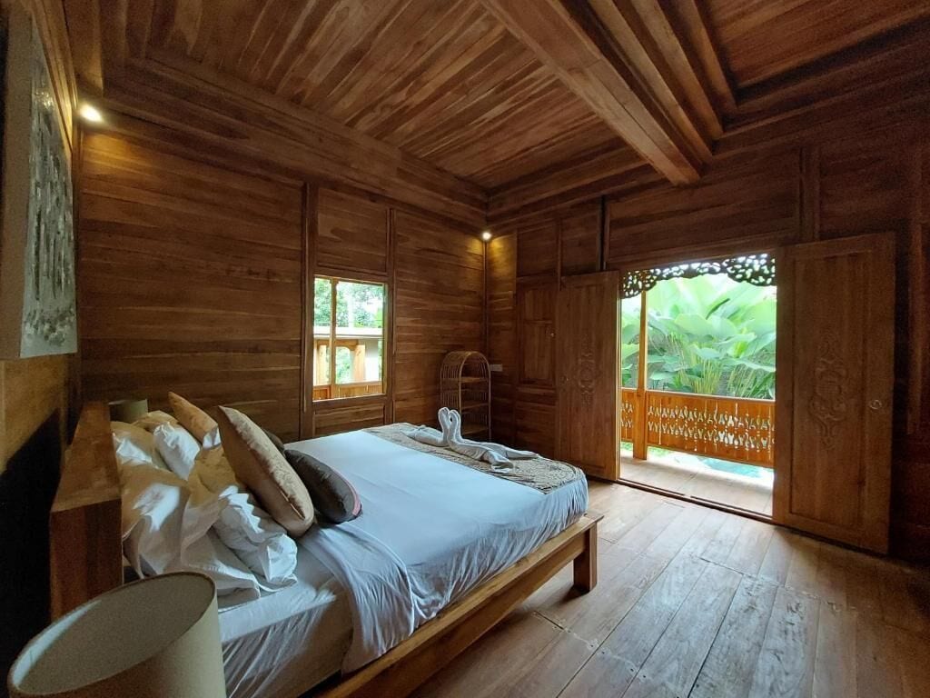 Minibar, soundproofing, free WiFi