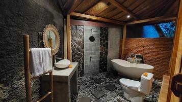 Junior-Villa, Poolblick | Minibar, schallisolierte Zimmer, kostenloses WLAN