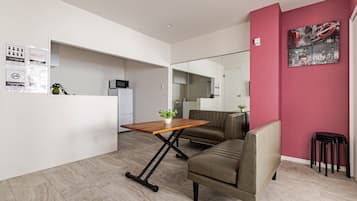 Basic Apartment, Non Smoking | Interior