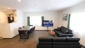 Basic Apartment, Non Smoking | Interior