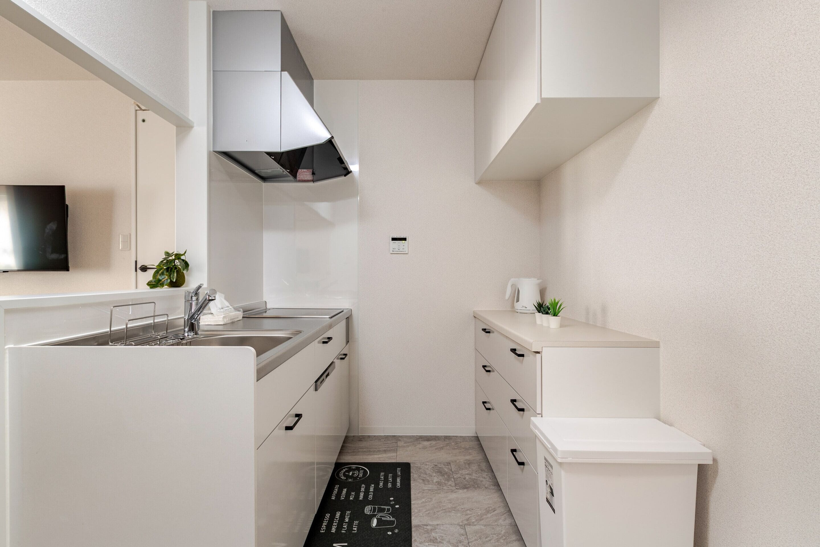 Appartamento Basic, non fumatori | Cucina privata | Frigorifero con congelatore, microonde, piano cottura