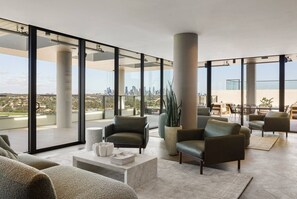 Interior - Free parking - trackside apartment with pool, gym (Moonee Ponds)