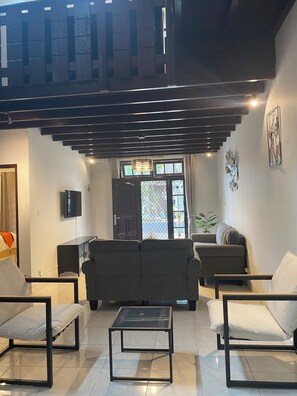 TV - Homestay Syariah Merapi View Simply Homy (Ngaglik)