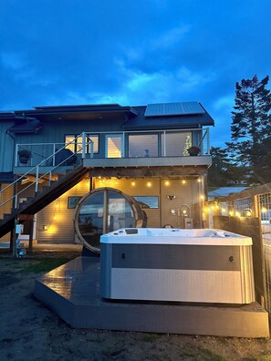 Terrace/patio - Whidbey Island Retreat  View, Hot tub, Sauna, EV (Coupeville)
