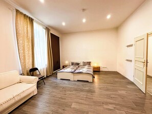 3 bedrooms, iron/ironing board, travel cot, free WiFi