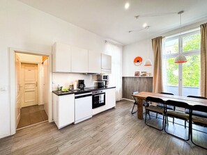 Fridge, microwave, oven, stovetop