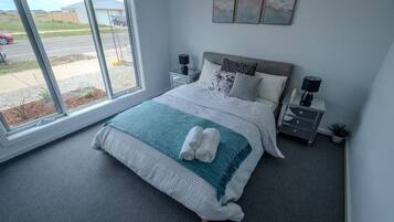 3 bedrooms, WiFi, bed sheets