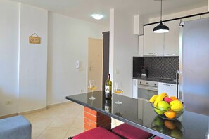 Family Apartment, Multiple Bedrooms (Sea View Holiday Apartment 073) | Private kitchen - Sea View Holiday Apartment 073 (Rrashbull)