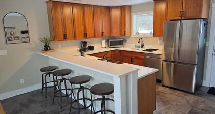 Buttercup Getaway.. a 4-bedroom house on 9 acres in East Burke..ski bike & relax