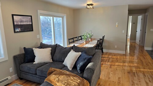 Buttercup Getaway.. a 4-bedroom house on 9 acres in East Burke..ski bike & relax