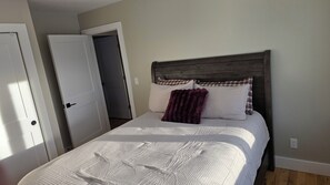 4 soverom, wi-fi (inkludert) og sengetøy